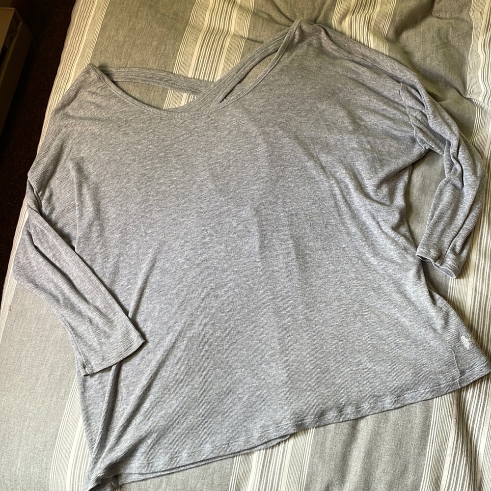 Victoria’s Secret 3/4 sleeve Criss Cross Back